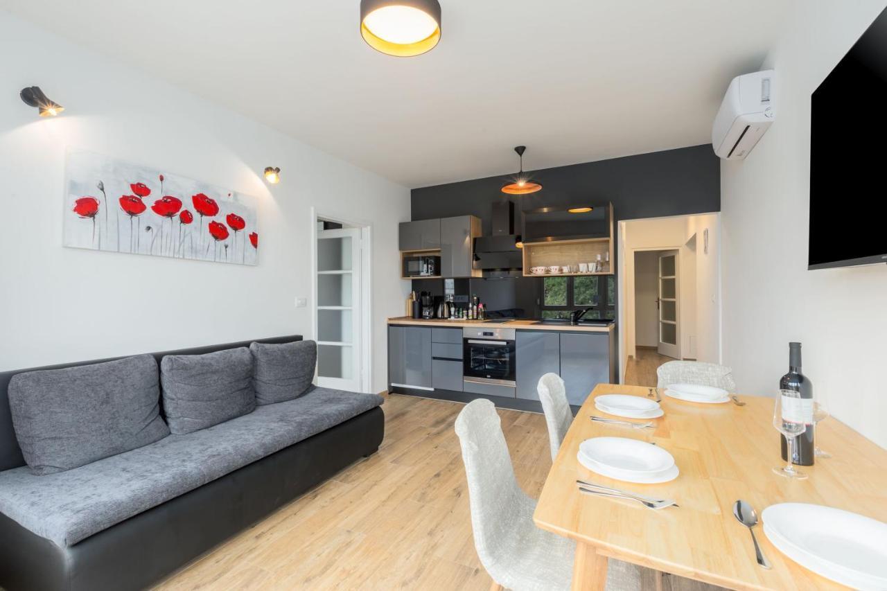 Sylvia Center Apartment Пула Экстерьер фото
